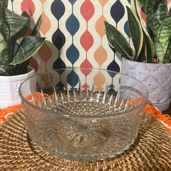 Arcoroc Other - Vintage Luminarc Arcoroc France Diamant 9" Serving/Salad Bowl Discontinued